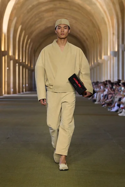 Look 33